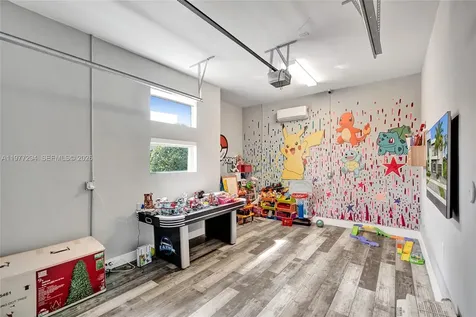 10223 NW 75th Terrace Doral FL 33178