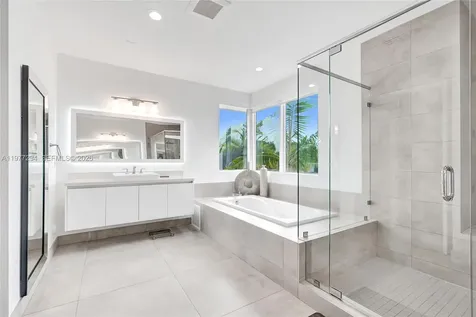10223 NW 75th Terrace Doral FL 33178