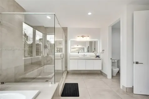 10223 NW 75th Terrace Doral FL 33178