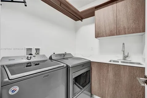 10223 NW 75th Terrace Doral FL 33178