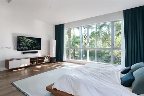 2977 Bridgeport Avenue Miami FL 33133