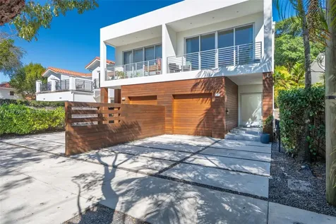 2977 Bridgeport Avenue Miami FL 33133