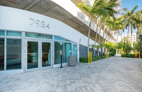 7934 West Drive North Bay Village FL 33141