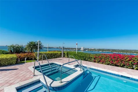 7934 West Drive North Bay Village FL 33141