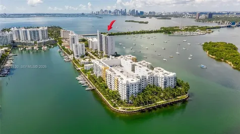 7934 West Drive North Bay Village FL 33141