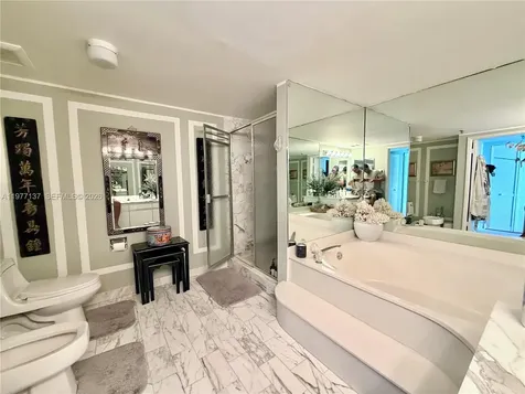 9 Island Avenue Miami Beach FL 33139