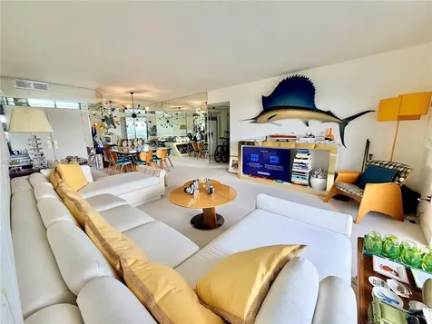 9 Island Avenue Miami Beach FL 33139
