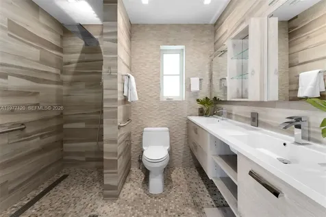 2887 Pine Tree Drive Miami Beach FL 33140