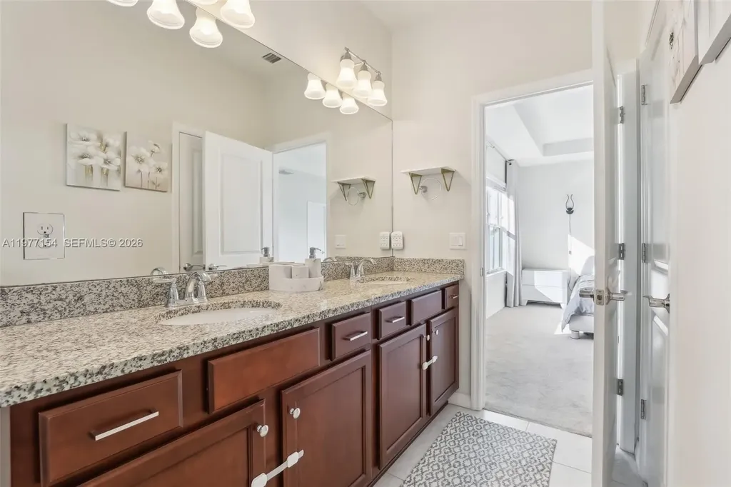 1402 Myrtle Oak Terrace Hollywood FL 33021