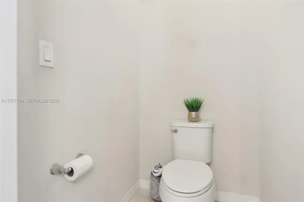 1402 Myrtle Oak Terrace Hollywood FL 33021