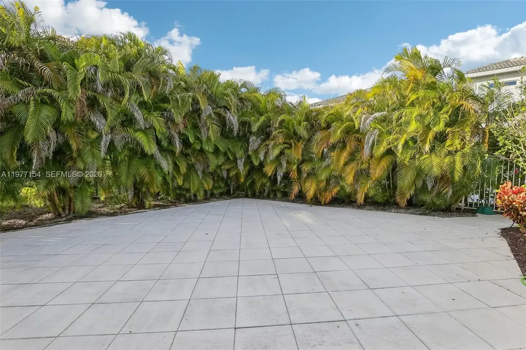1402 Myrtle Oak Terrace Hollywood FL 33021