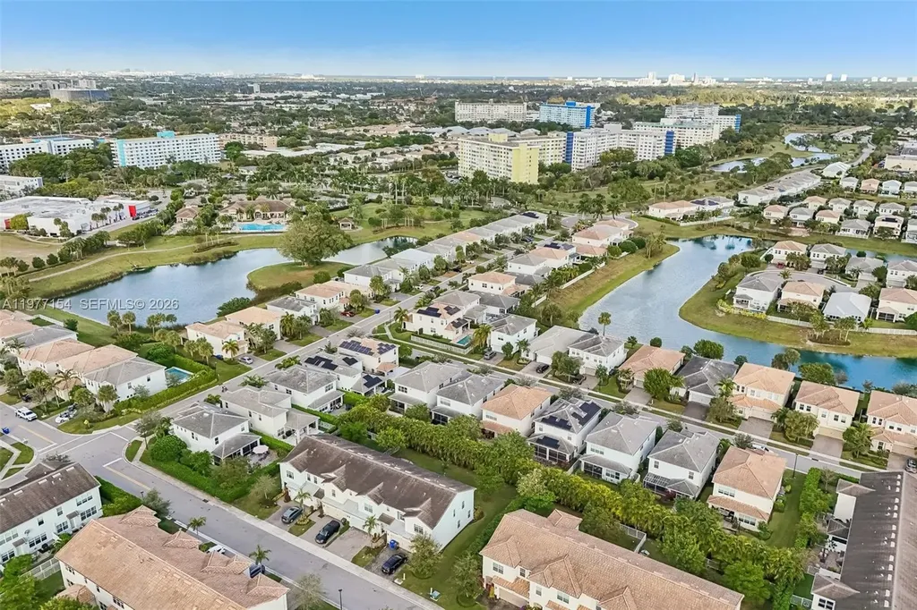1402 Myrtle Oak Terrace Hollywood FL 33021