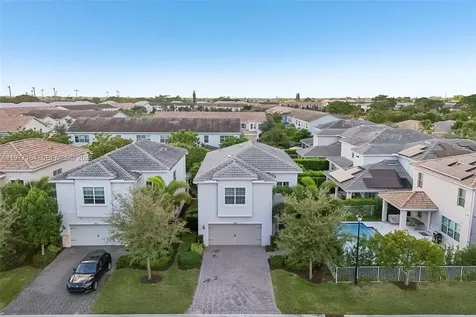 1402 Myrtle Oak Terrace Hollywood FL 33021
