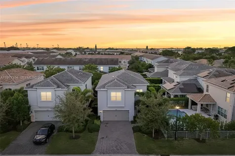 1402 Myrtle Oak Terrace Hollywood FL 33021