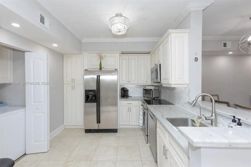 6976 SW 39th Street Davie FL 33314