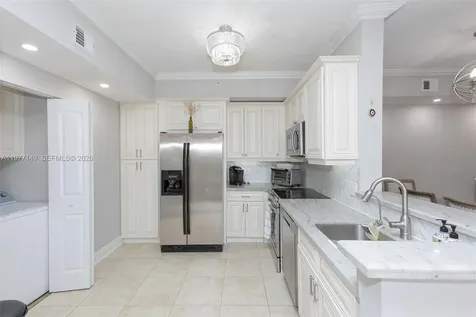 6976 SW 39th Street Davie FL 33314
