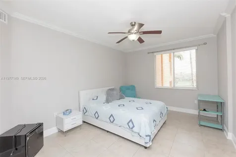6976 SW 39th Street Davie FL 33314