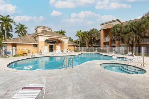 6976 SW 39th Street Davie FL 33314