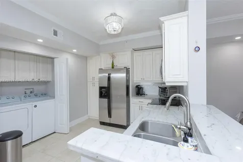 6976 SW 39th Street Davie FL 33314