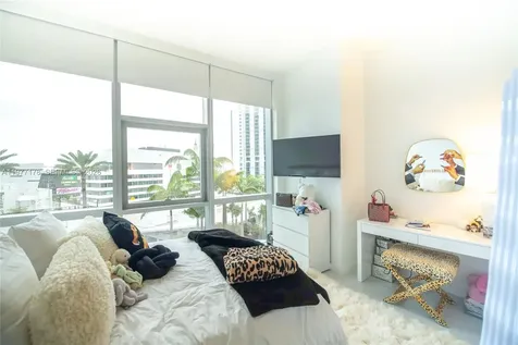 851 NE 1st Avenue Miami FL 33132