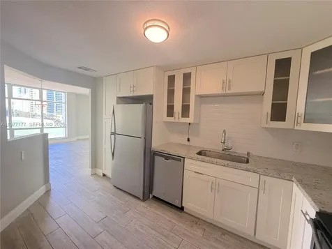 5750 Collins Avenue Miami Beach FL 33140