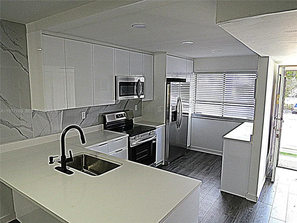 3591 Inverrary Drive Lauderhill FL 33319