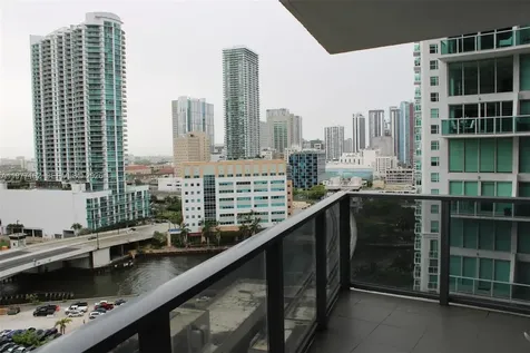 31 SE 6th Street Miami FL 33131