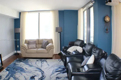 31 SE 6th Street Miami FL 33131