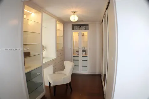 31 SE 6th Street Miami FL 33131