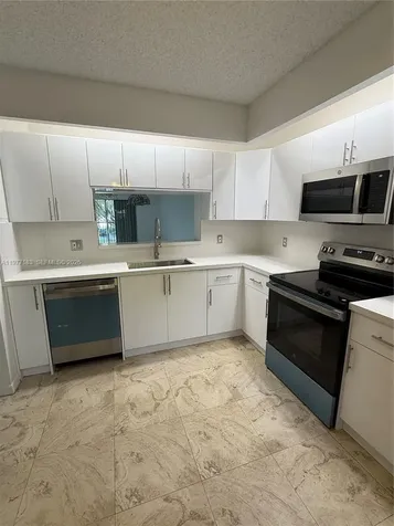 Pembroke Pines FL 33027
