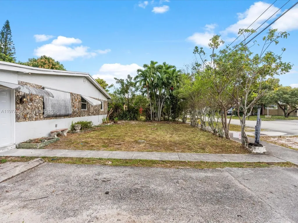 4331 SW 31st Drive West Park FL 33023