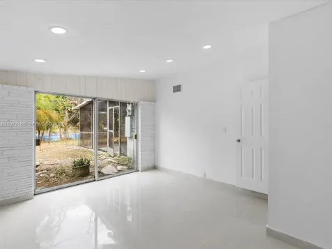 4331 SW 31st Drive West Park FL 33023