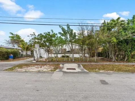 4331 SW 31st Drive West Park FL 33023
