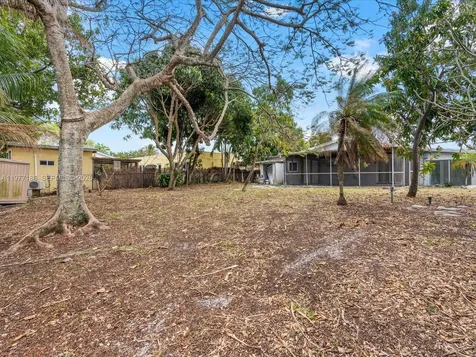 4331 SW 31st Drive West Park FL 33023