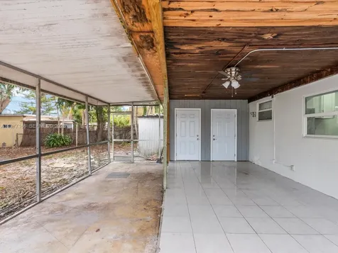 4331 SW 31st Drive West Park FL 33023