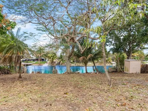 4331 SW 31st Drive West Park FL 33023