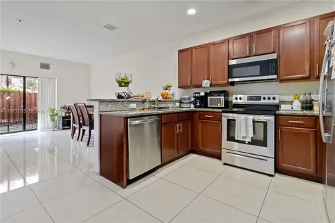 10268 NW 88th Terrace Doral FL 33178