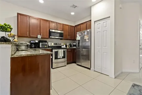 10268 NW 88th Terrace Doral FL 33178