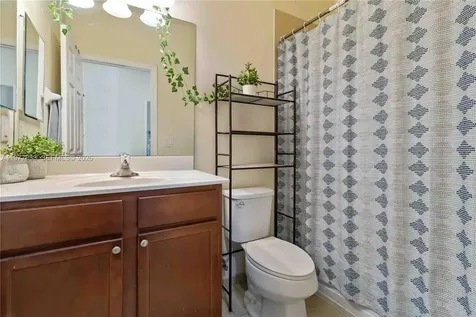 10268 NW 88th Terrace Doral FL 33178