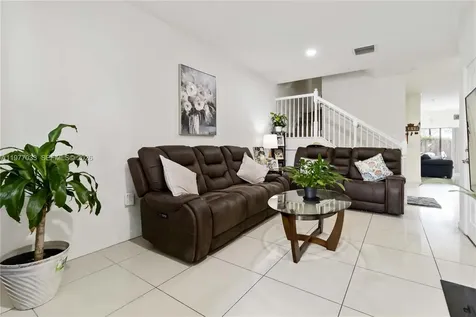 10268 NW 88th Terrace Doral FL 33178