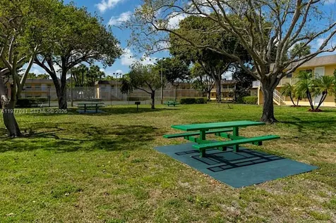 5192 NE 6th Avenue Oakland Park FL 33334
