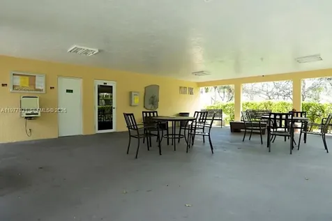 5192 NE 6th Avenue Oakland Park FL 33334