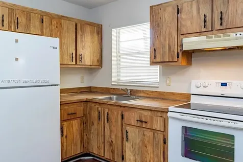 5192 NE 6th Avenue Oakland Park FL 33334