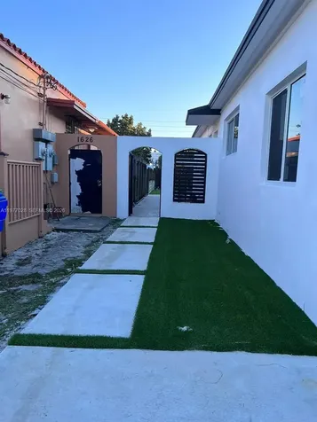 1630 SW 20th Street Miami FL 33145