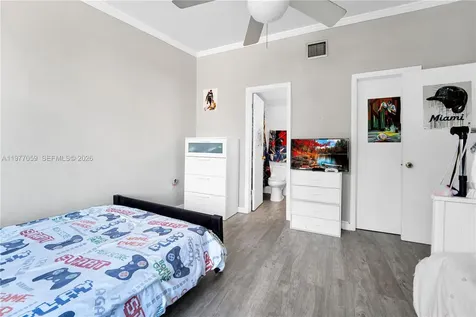 14145 Kendale Lakes Circle Miami FL 33183