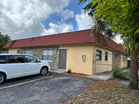 931 SW 80th Avenue North Lauderdale FL 33068