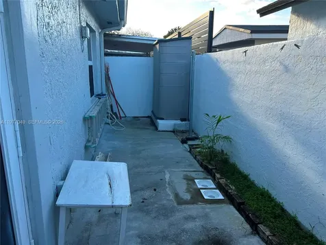 11219 SW 33rd Circle Place Miami FL 33165