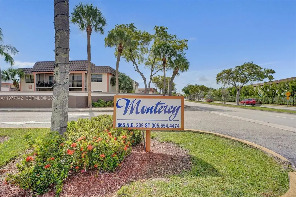 871 NE 207 Lane Miami FL 33179