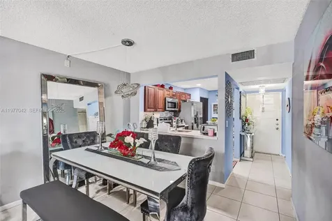 871 NE 207 Lane Miami FL 33179
