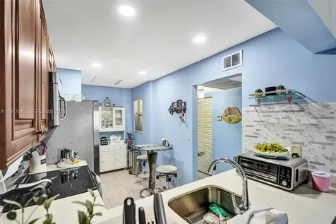 871 NE 207 Lane Miami FL 33179